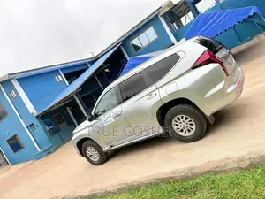 Mitsubishi Pajero 2021 Silver
