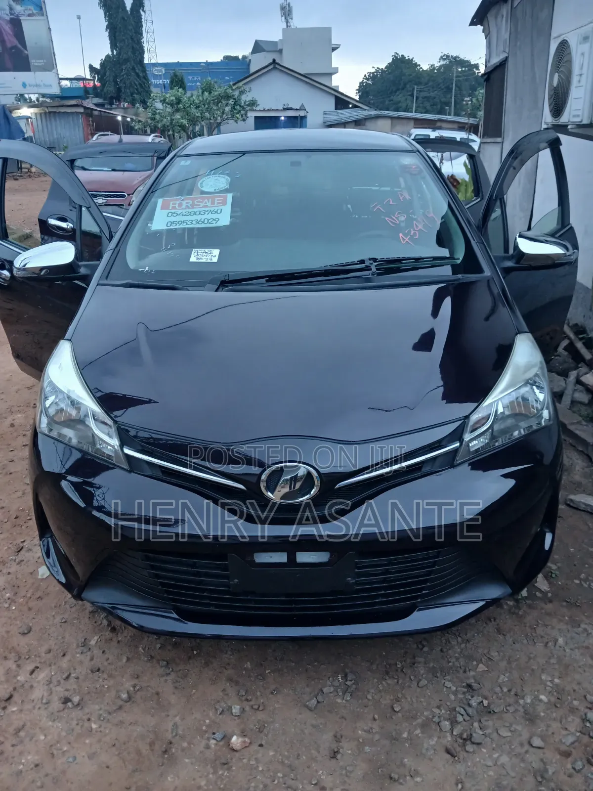 Toyota Vitz 2014 Burgundy