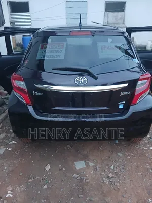 Toyota Vitz 2014 Burgundy