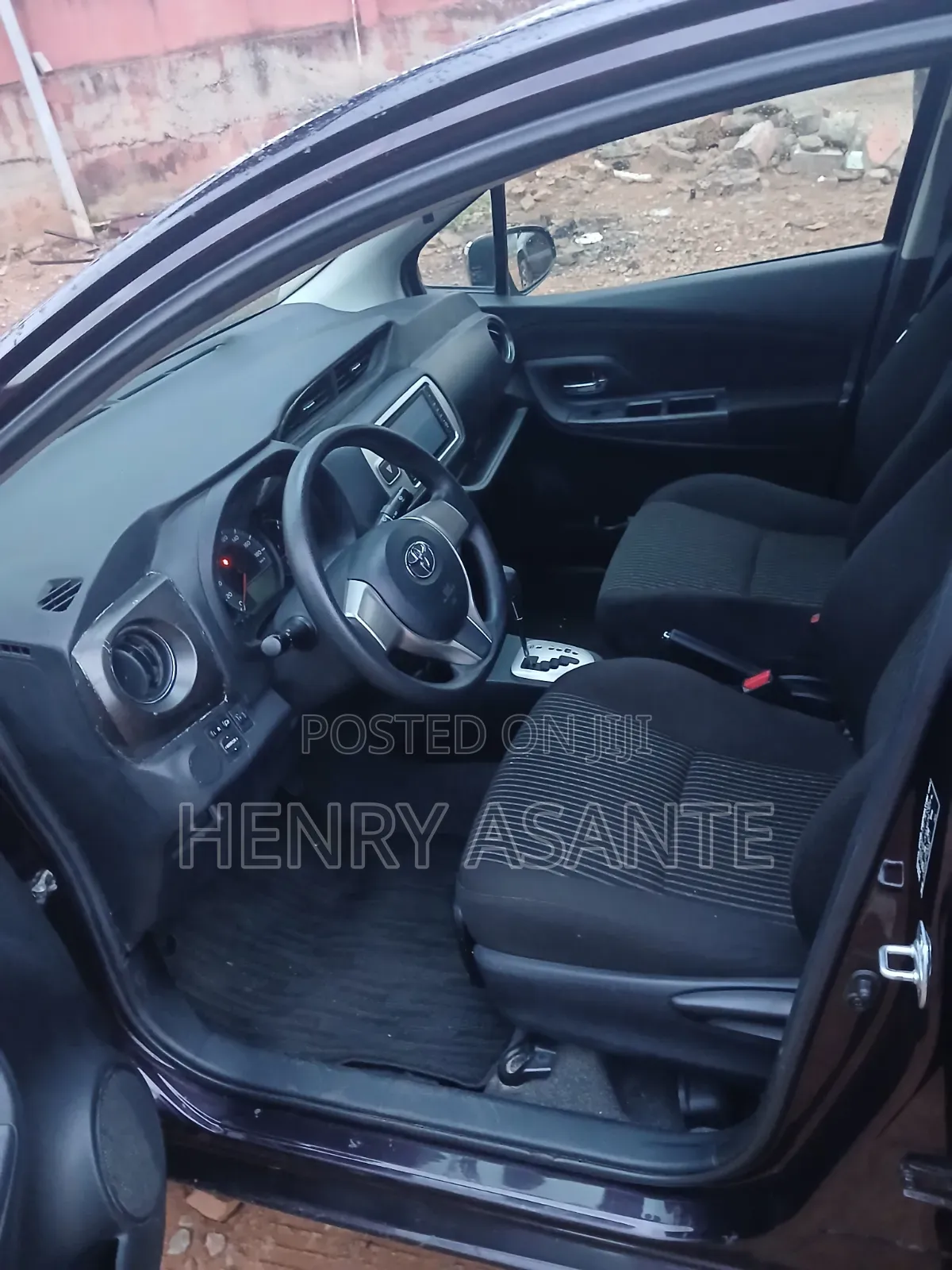 Toyota Vitz 2014 Burgundy