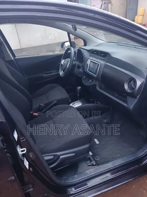 Toyota Vitz 2014 Burgundy
