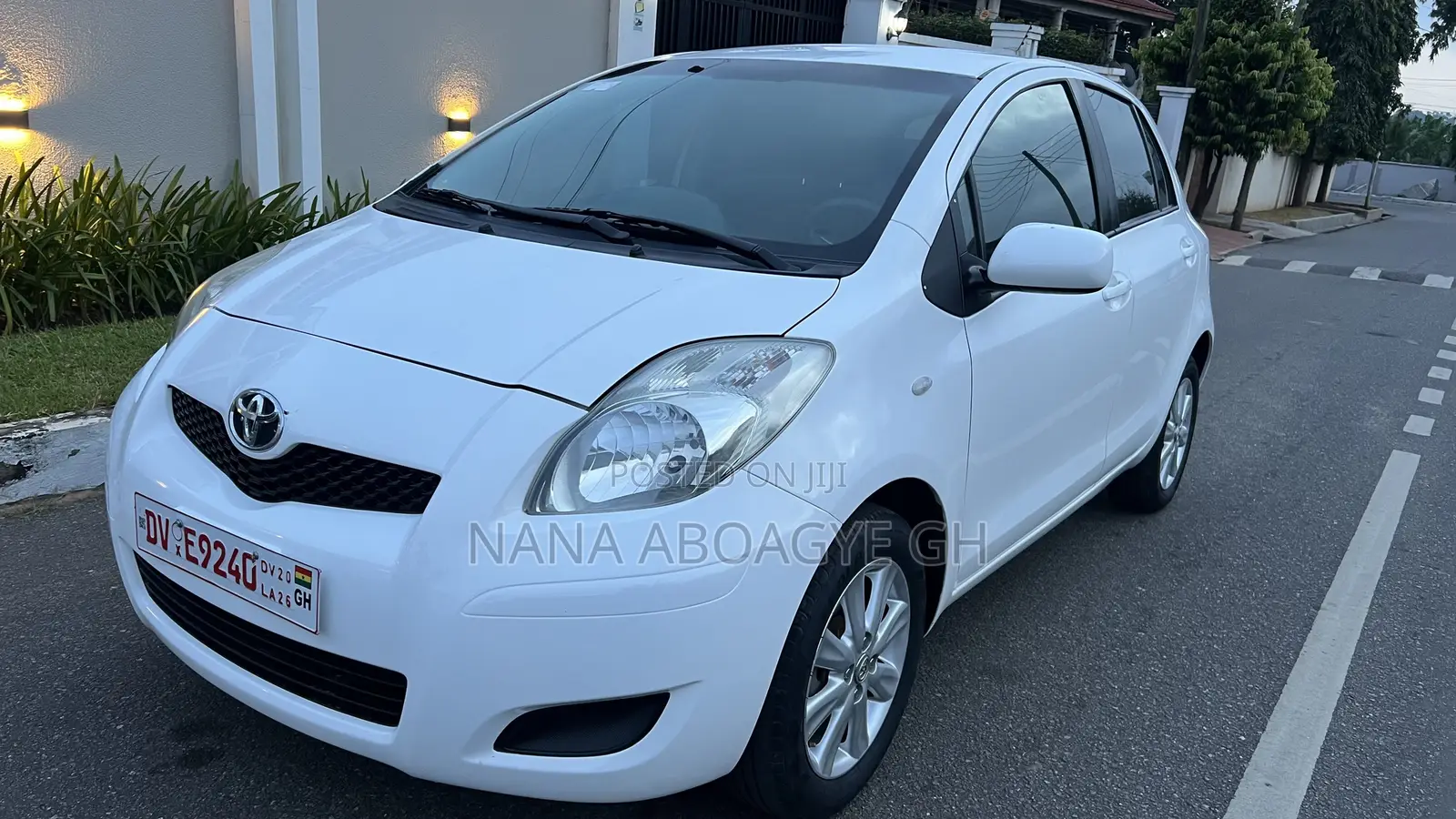 Toyota Yaris 2010 White