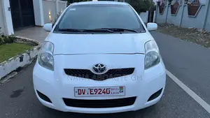 Toyota Yaris 2010 White