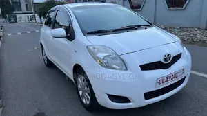 Toyota Yaris 2010 White