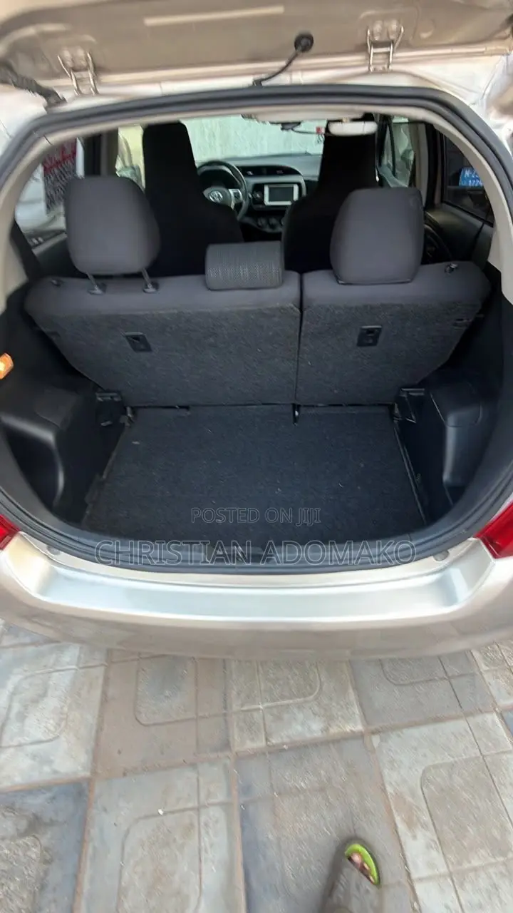Toyota Vitz 1.3 FWD 5dr 2015 Brown