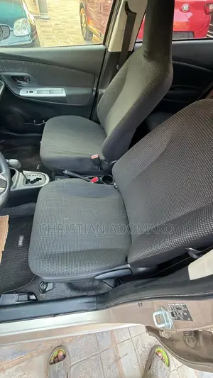 Toyota Vitz 1.3 FWD 5dr 2015 Brown