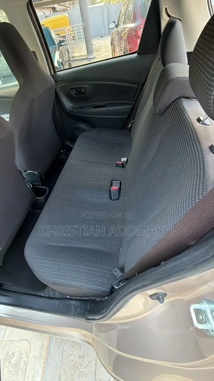 Toyota Vitz 1.3 FWD 5dr 2015 Brown