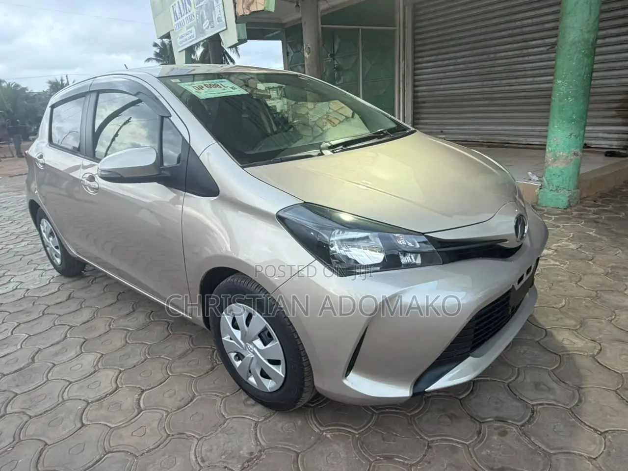 Toyota Vitz 1.3 FWD 5dr 2015 Brown