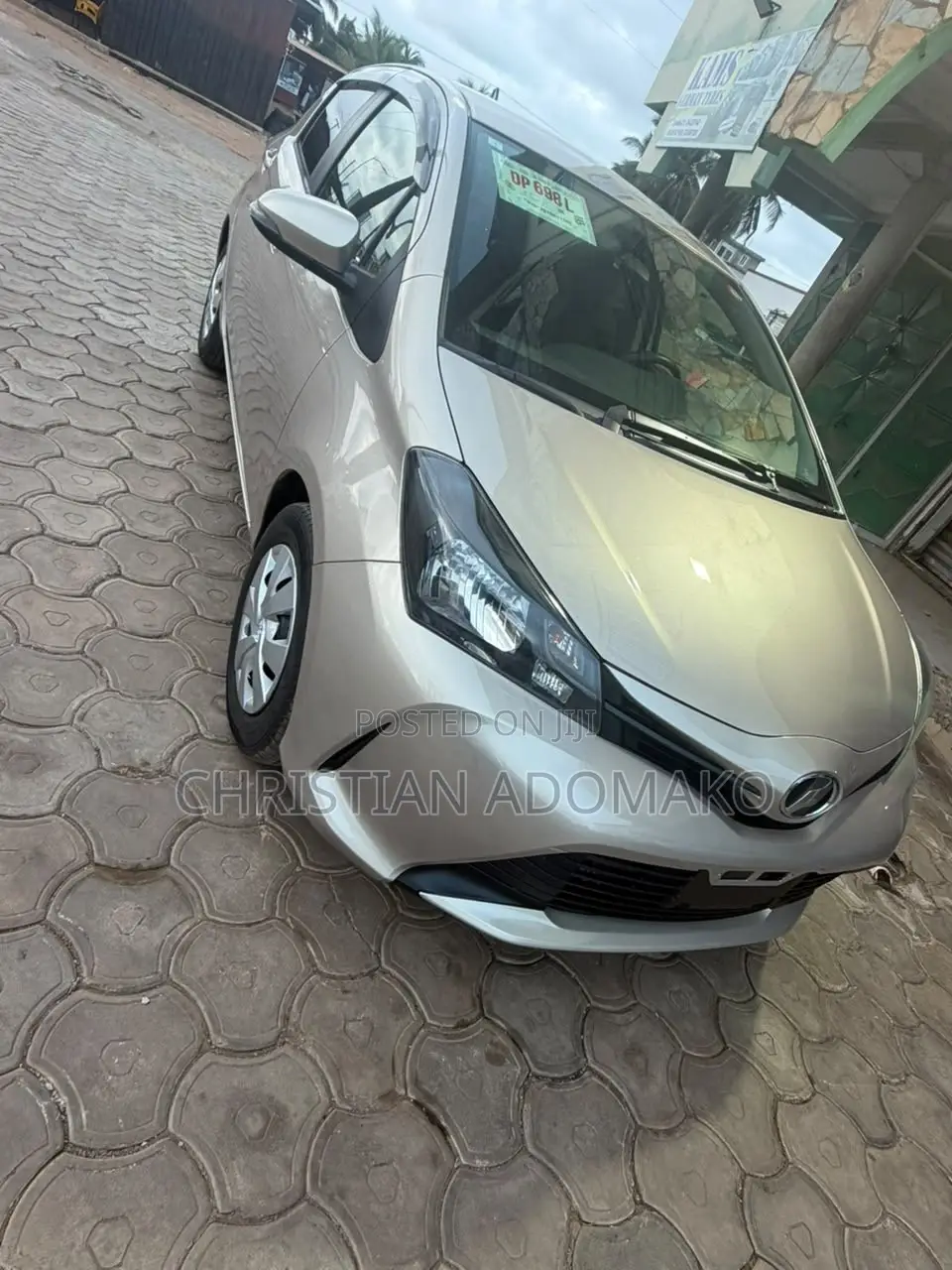 Toyota Vitz 1.3 FWD 5dr 2015 Brown
