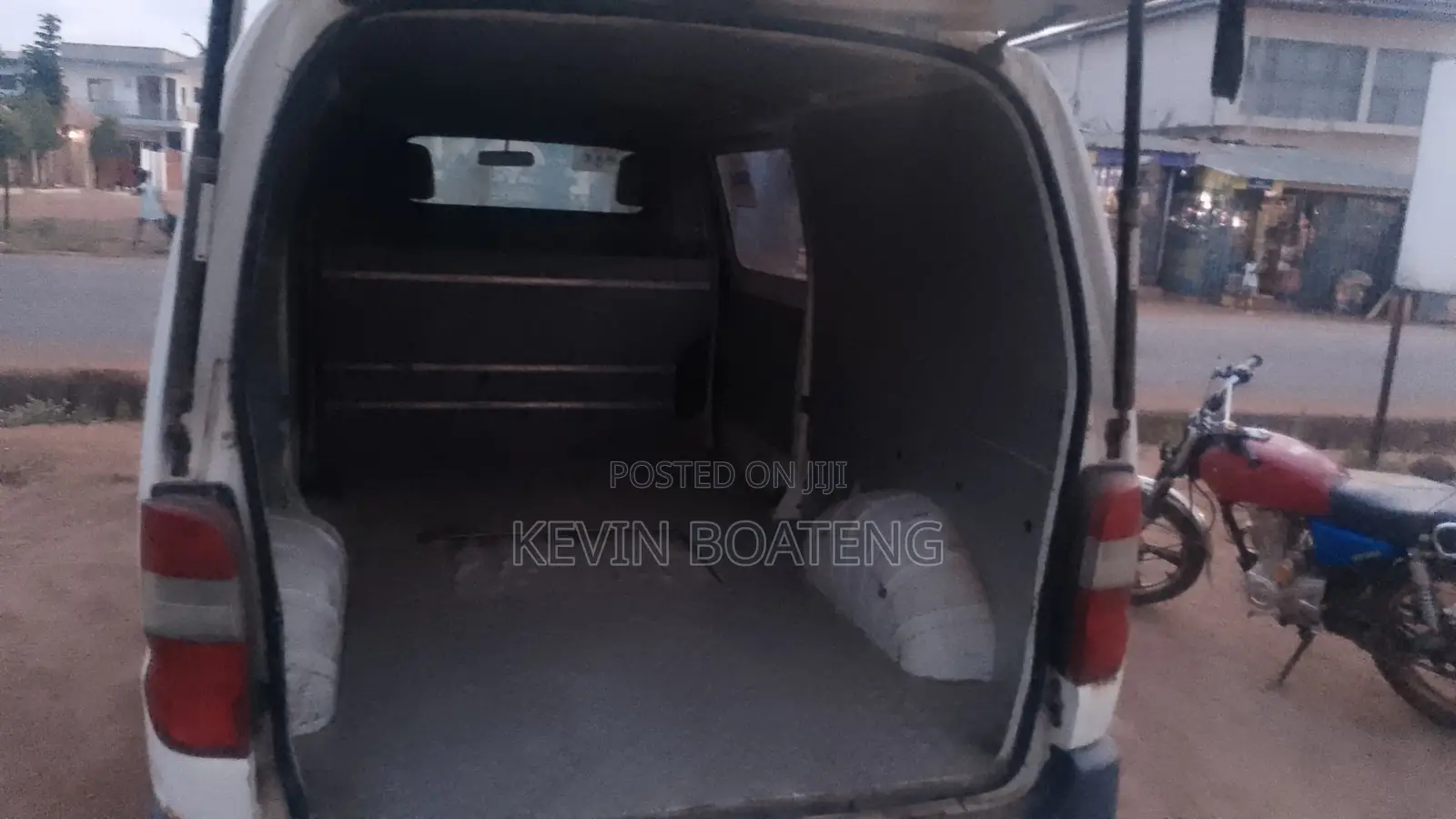 Toyota HiAce 2010 White