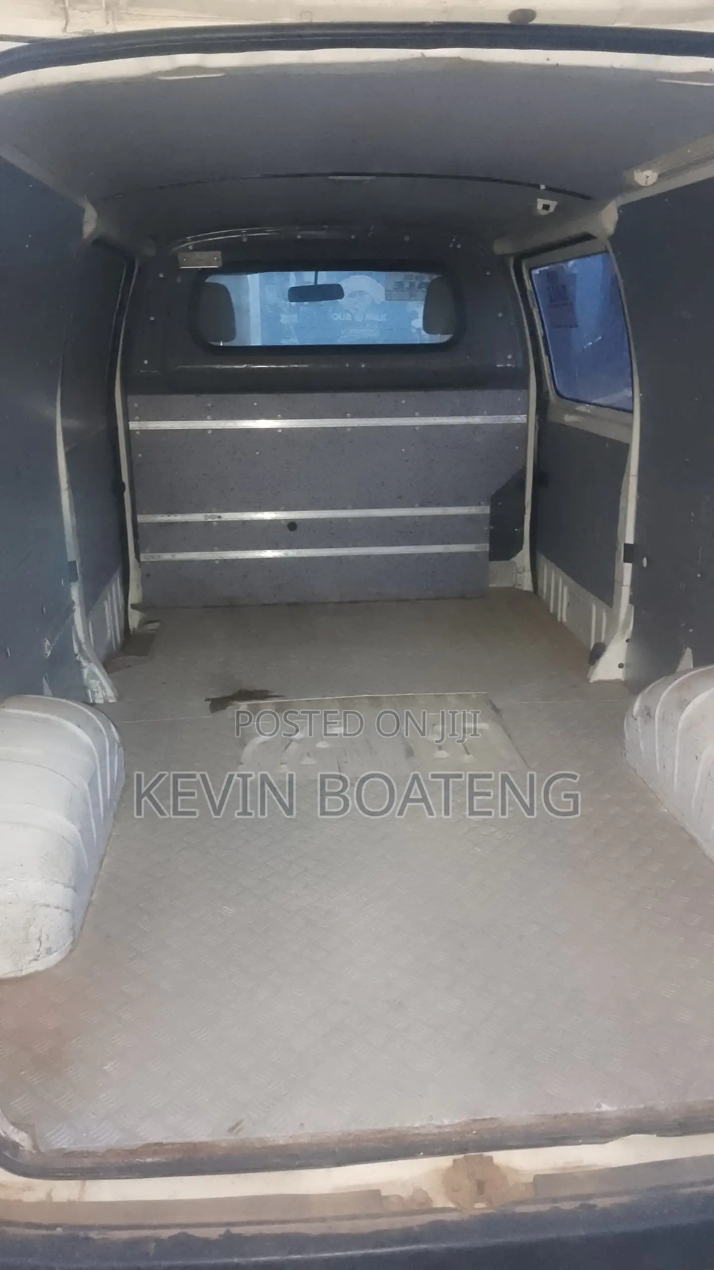 Toyota HiAce 2010 White
