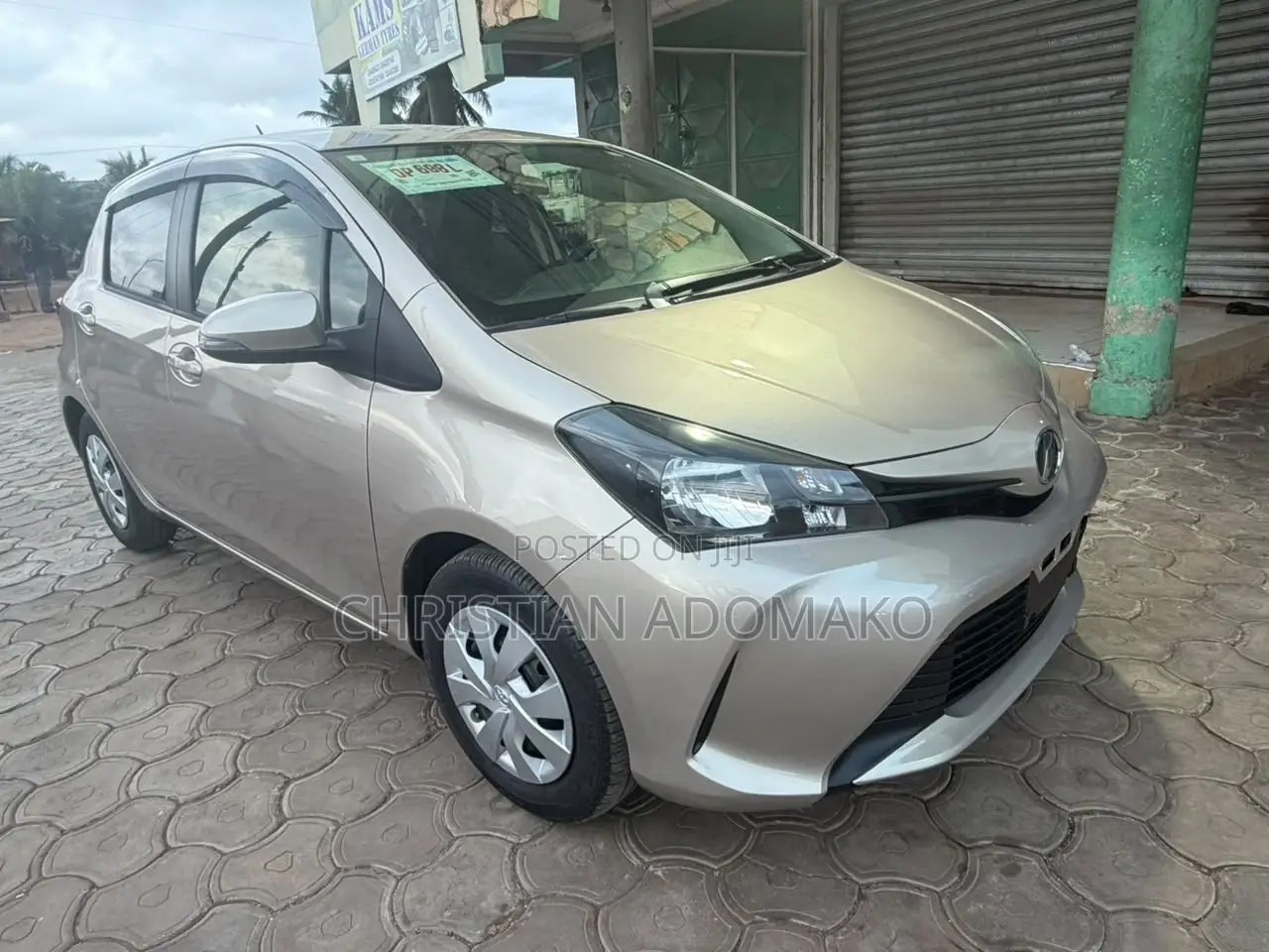 Toyota Vitz 1.3 FWD 5dr 2015 Brown