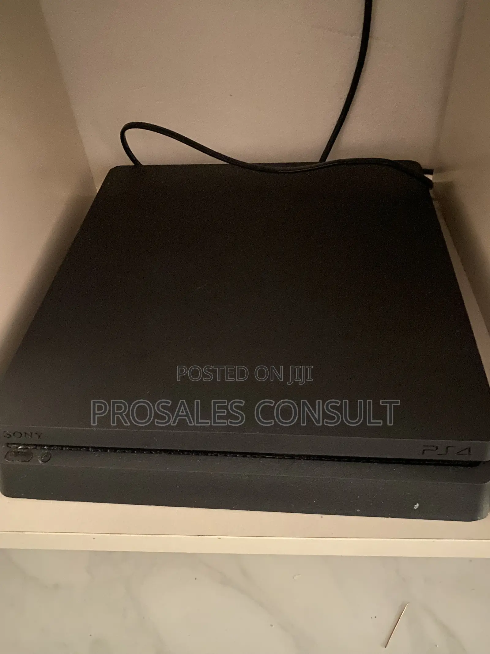PS4 Slim Console With Controller