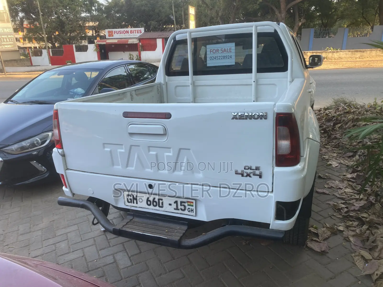 Tata Xenon 2014 White