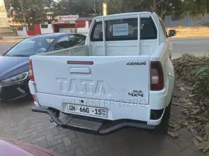 Tata Xenon 2014 White