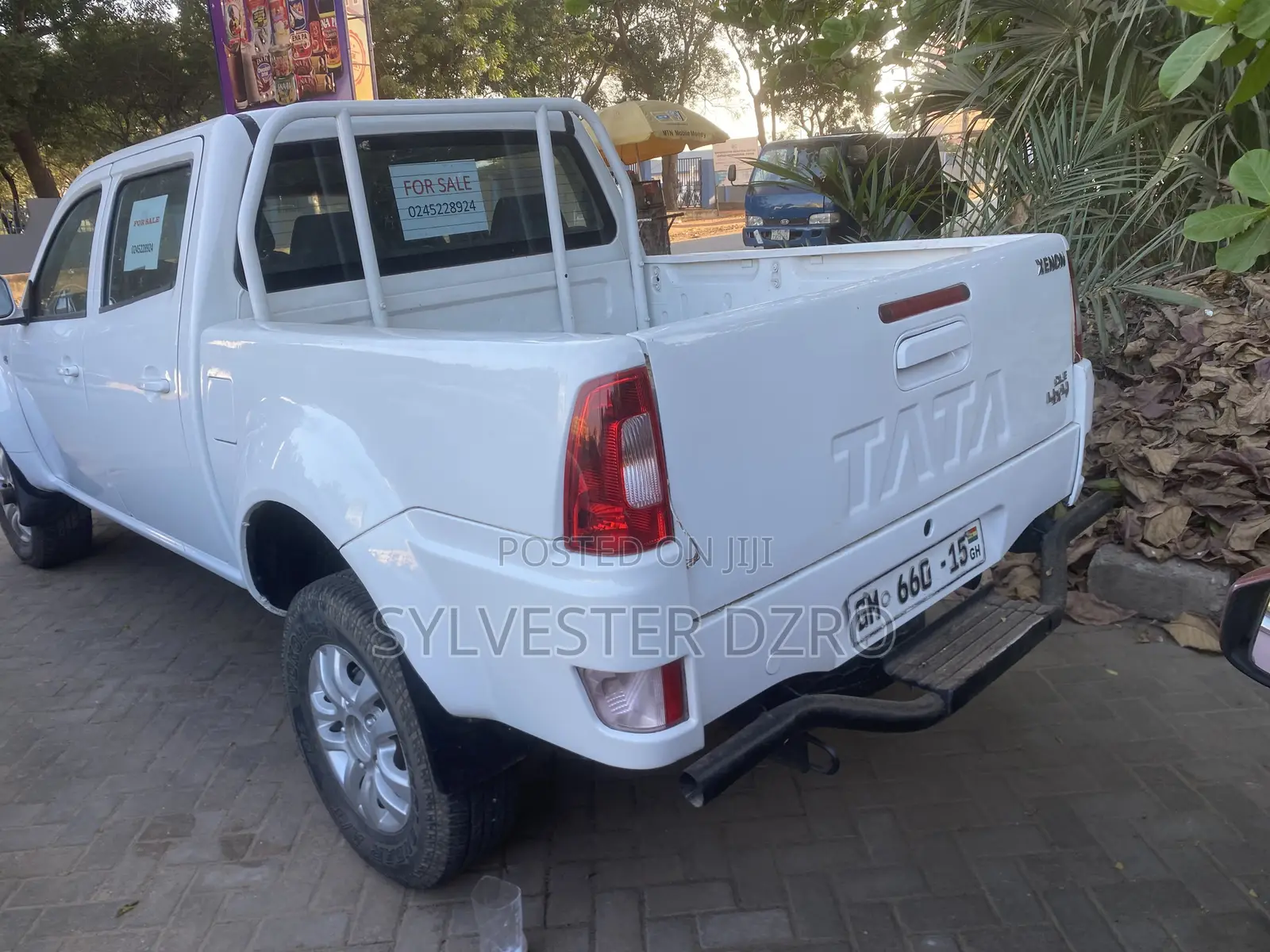 Tata Xenon 2014 White