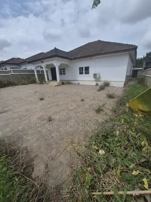 3bdrm House in Koans Estate, Amasaman for sale