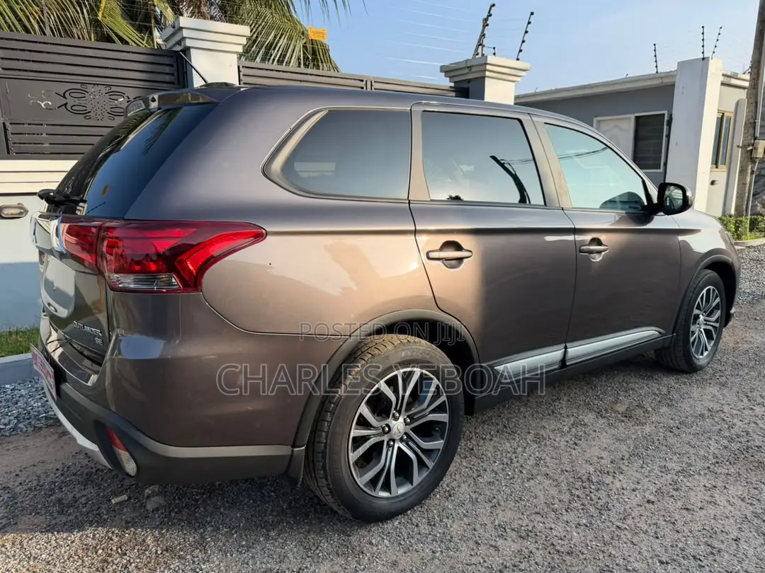 Mitsubishi Outlander SE AWC 2016 Gray