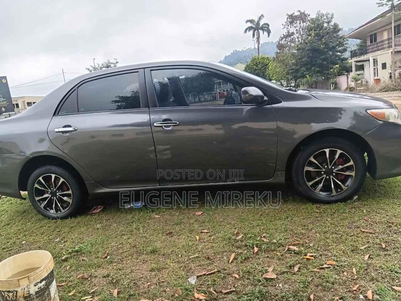 Toyota Corolla 2013 Gray