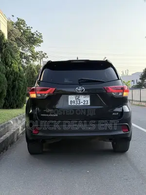 Toyota Highlander XLE 4x4 V6 (3.5L 6cyl 8A) 2018 Black