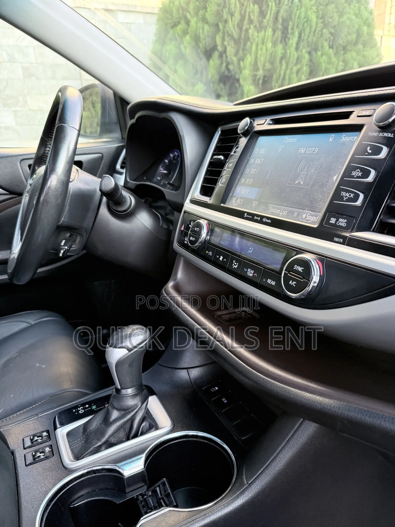 Toyota Highlander XLE 4x4 V6 (3.5L 6cyl 8A) 2018 Black