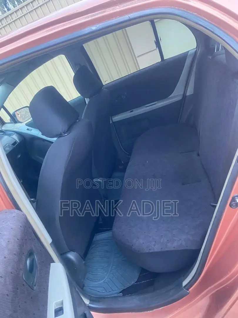 Toyota Vitz 2010 Orange