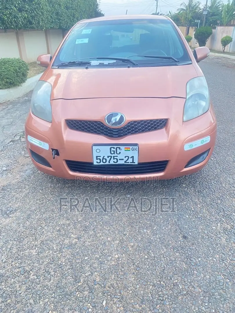 Toyota Vitz 2010 Orange