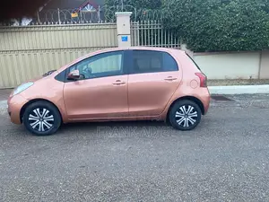 Toyota Vitz 2010 Orange