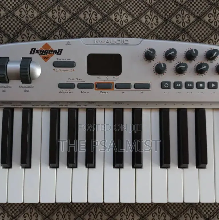 M Audio Oxygen 8 V2 Midi Controller