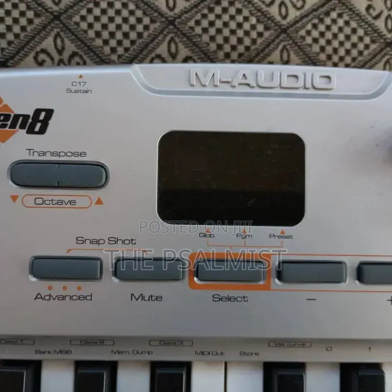 M Audio Oxygen 8 V2 Midi Controller