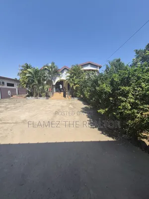 6bdrm House in Achimota Tantra, Ola Achool Area for rent