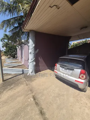 6bdrm House in Achimota Tantra, Ola Achool Area for rent