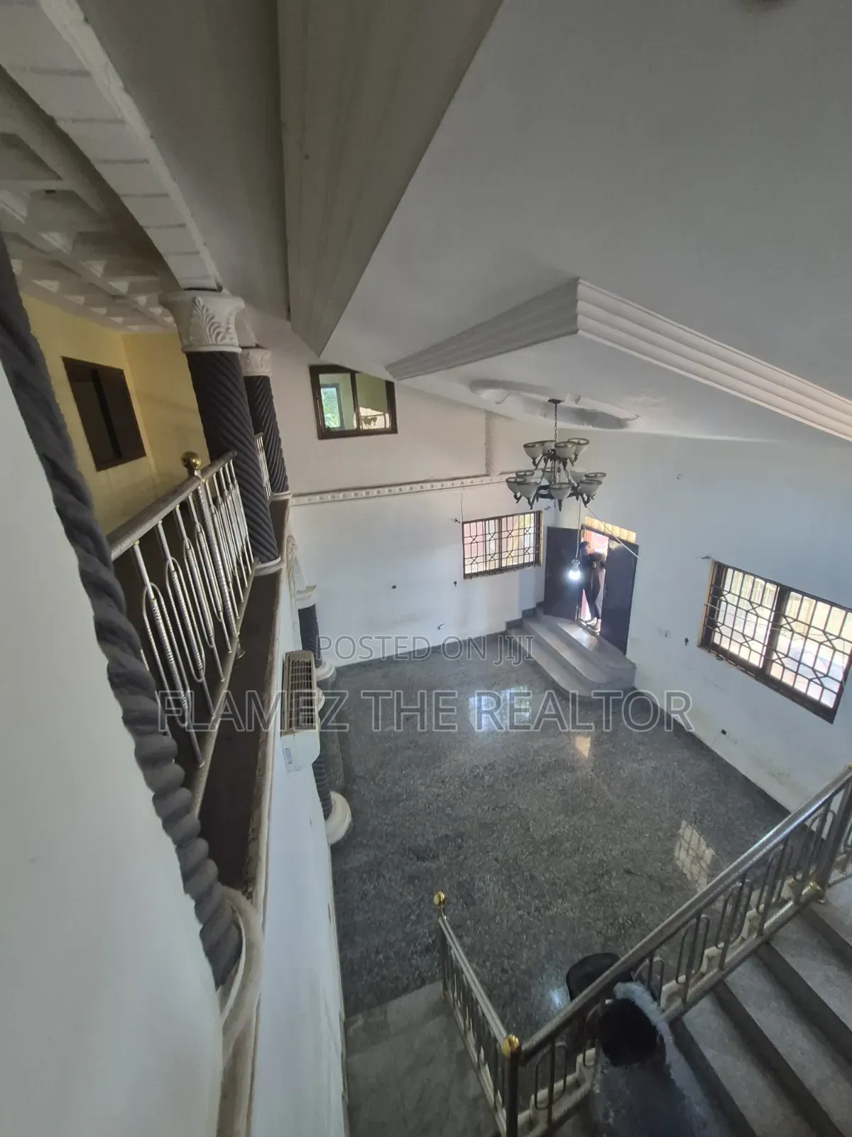 6bdrm House in Achimota Tantra, Ola Achool Area for rent
