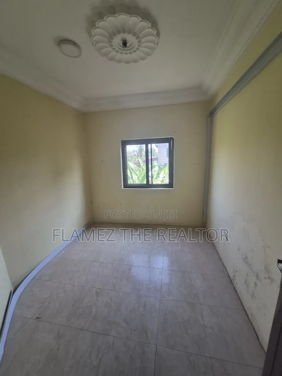6bdrm House in Achimota Tantra, Ola Achool Area for rent