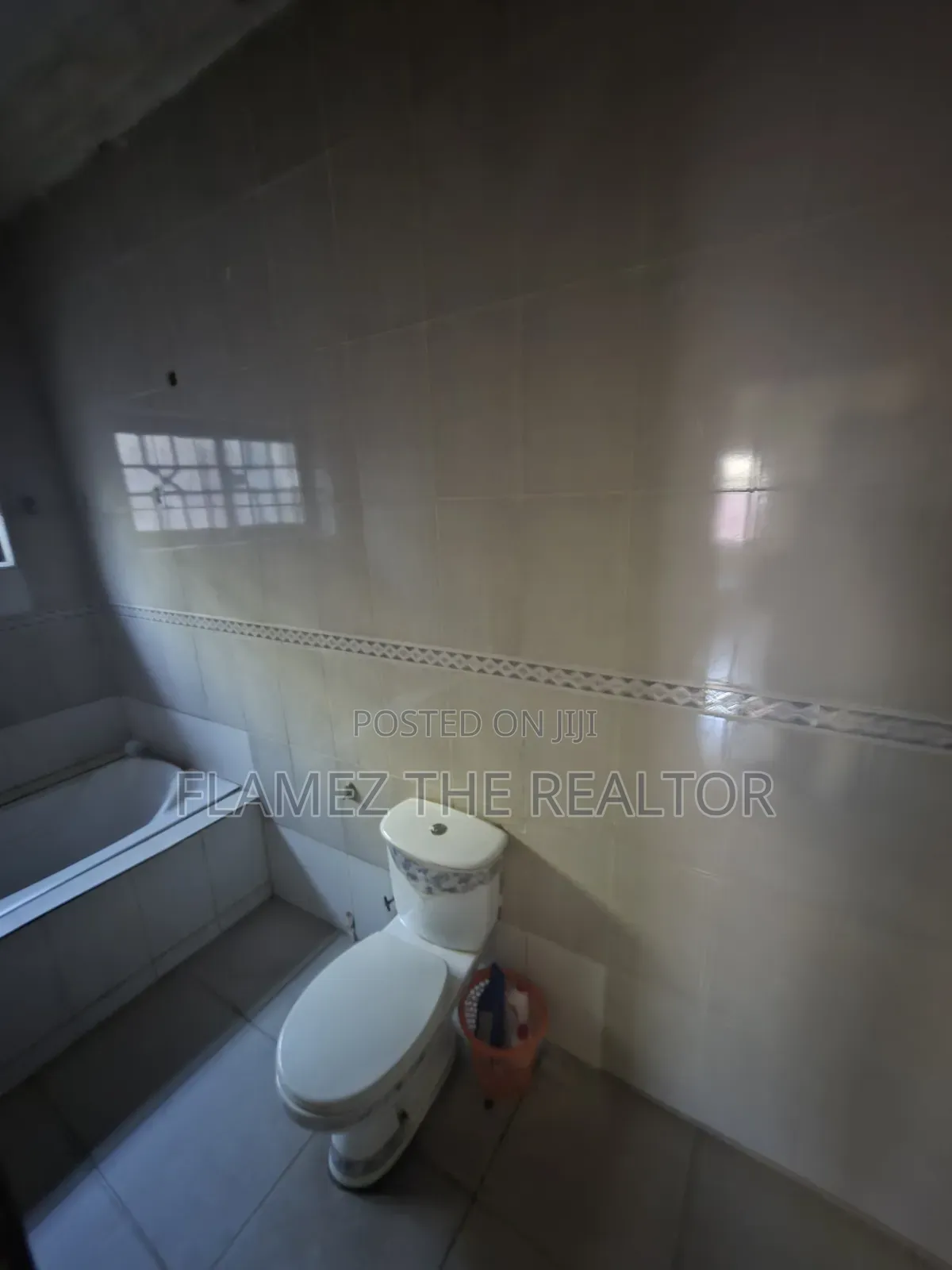 6bdrm House in Achimota Tantra, Ola Achool Area for rent