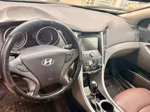 Hyundai Sonata Limited 2.0T Sedan (2.0L 4cyl 6A) 2012 Black