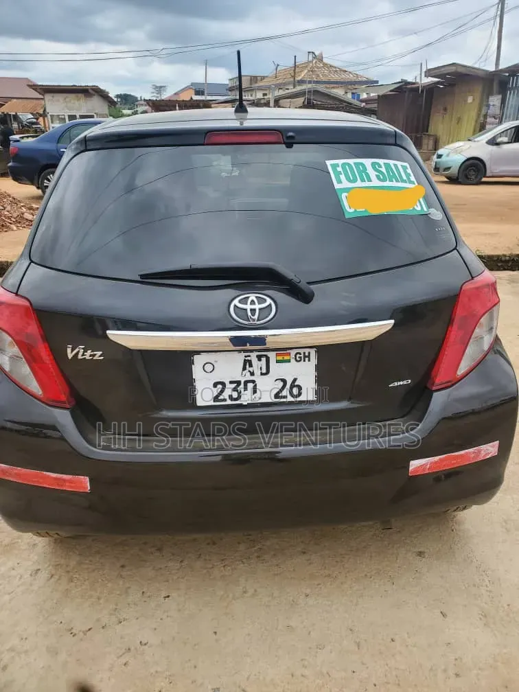 Toyota Vitz 1.5 FWD 3dr 2011 Black