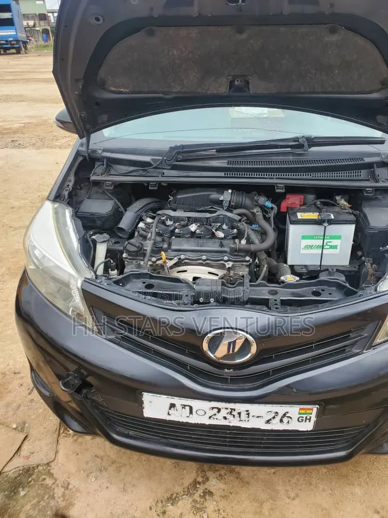 Toyota Vitz 1.5 FWD 3dr 2011 Black