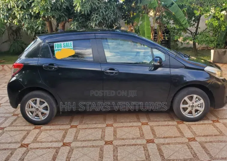 Toyota Vitz 1.5 FWD 3dr 2011 Black