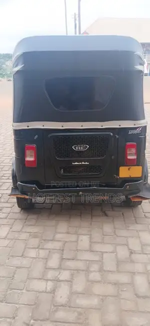 Bajaj RE 2025 Black