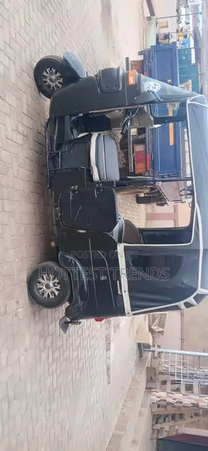 Bajaj RE 2025 Black