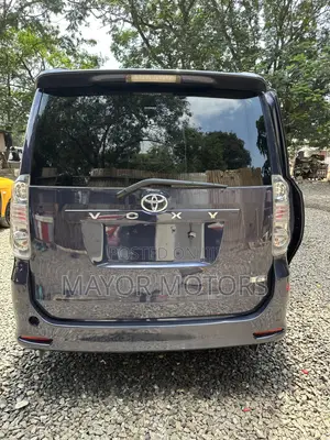 Toyota Voxy X 2WD 8-Seater 2010 Burgundy