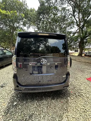 Toyota Voxy X 2WD 8-Seater 2010 Burgundy