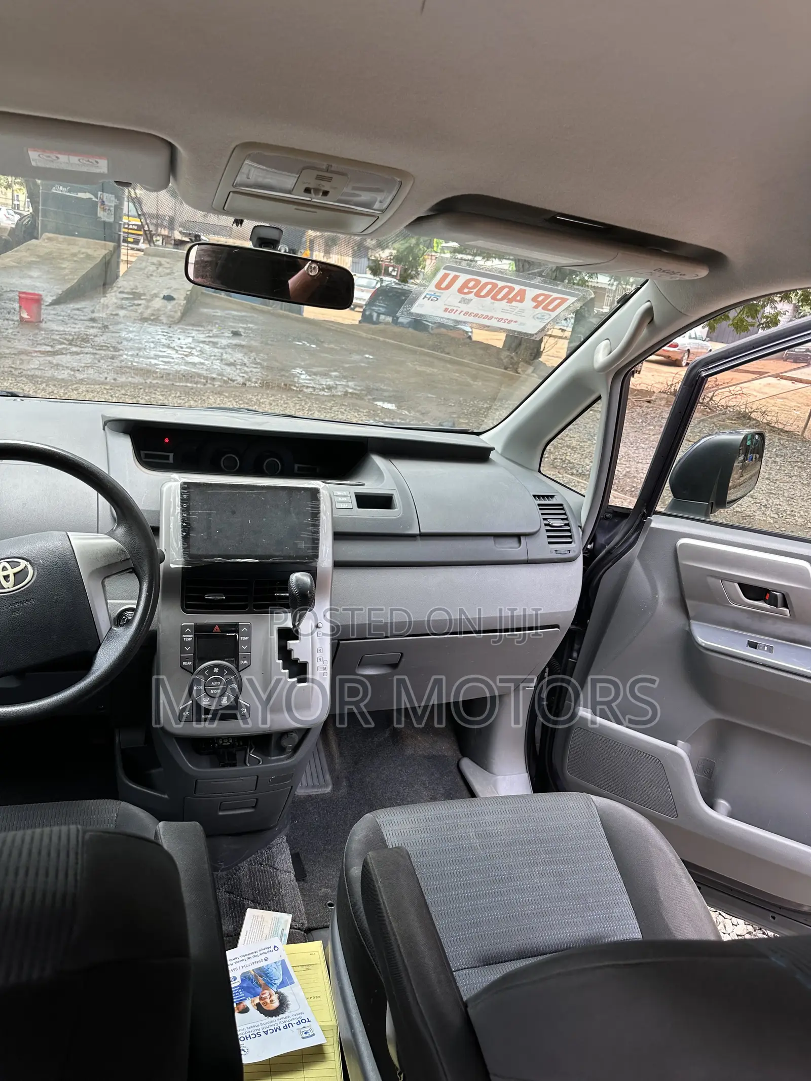Toyota Voxy X 2WD 8-Seater 2010 Burgundy