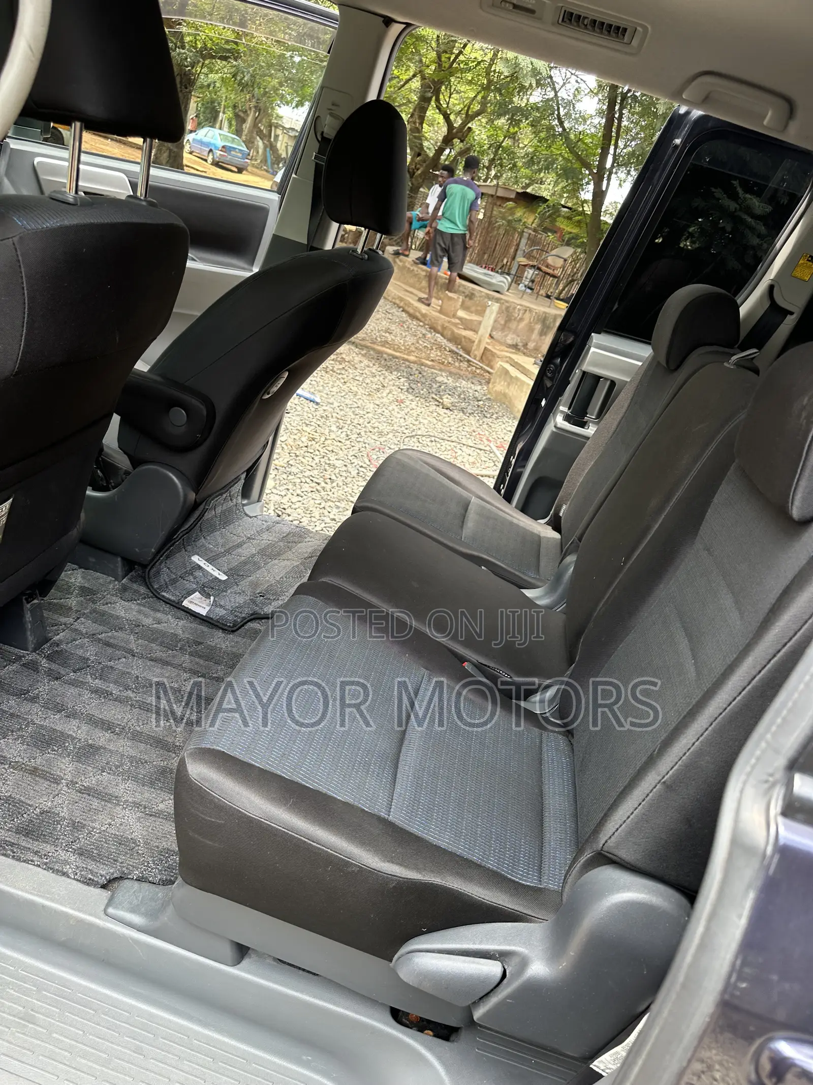 Toyota Voxy X 2WD 8-Seater 2010 Burgundy