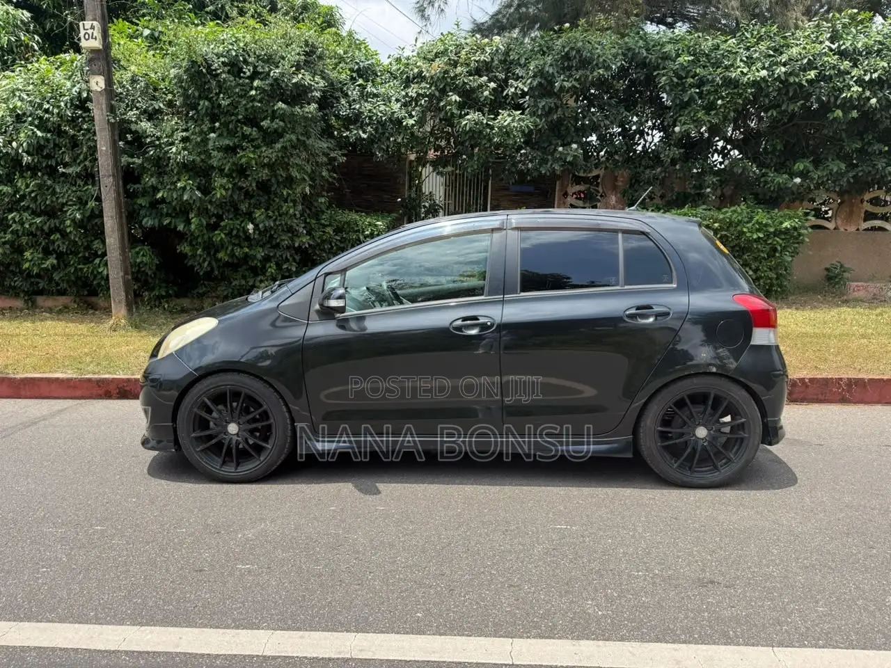 Toyota Vitz 2010 Black