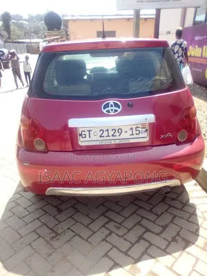 Toyota IST 2003 Red