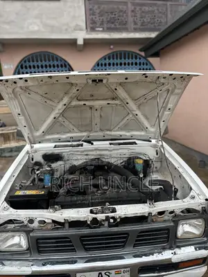 Nissan Hardbody 1994 White