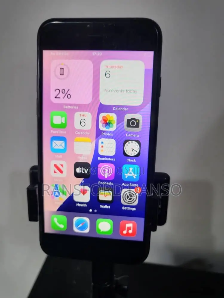 Apple iPhone SE 64 GB Black