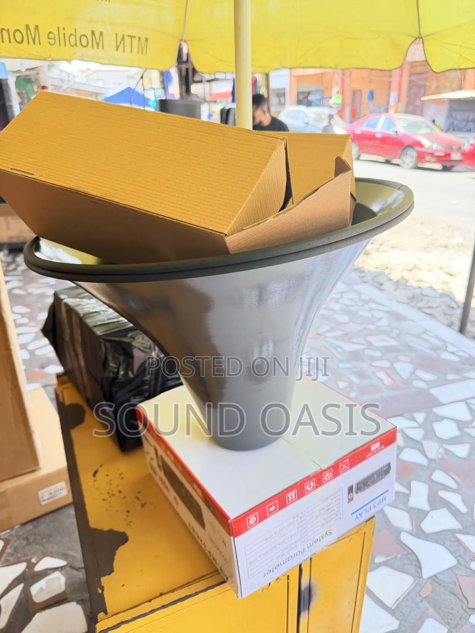 LARGE Public Address (PA) Horn Speaker WITH Teli AV Power Amplifier